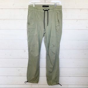 A&F stretchy Joggers // NWOT // Small